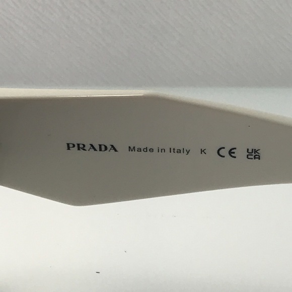 Authentic- 💯- New  - Prada Runway sunglasses SPR 17W Prada - Picture 9 of 16